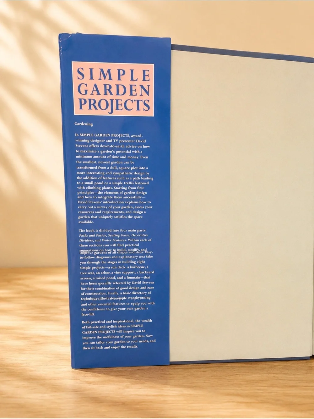 Simple Garden Projects David Stevens 1992 Hardcover Garden Design Ideas & Patios - Picture 2 of 5